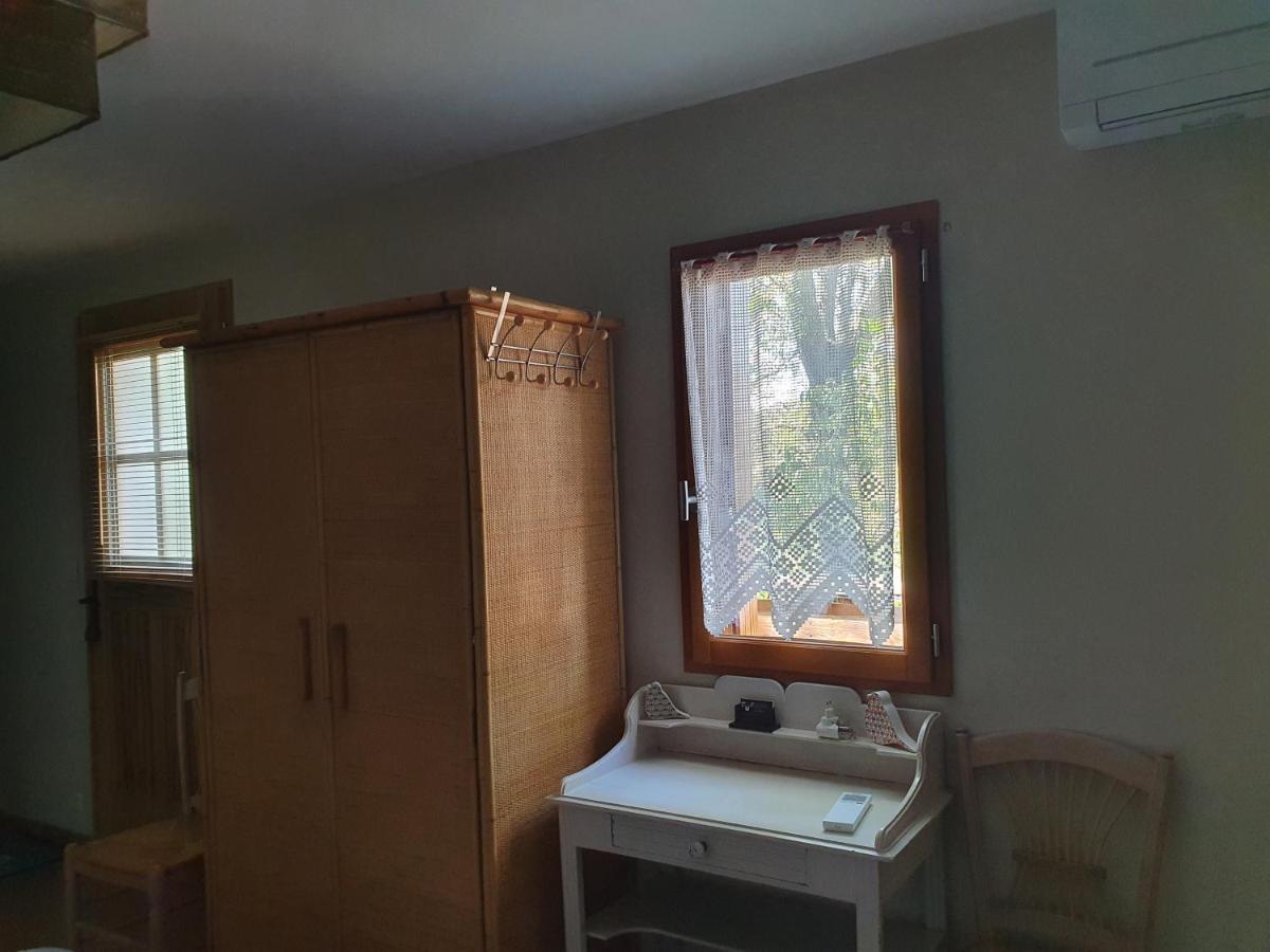 Chambres D'Hotes Le Bois Des Frenes Montarnaud Exterior foto